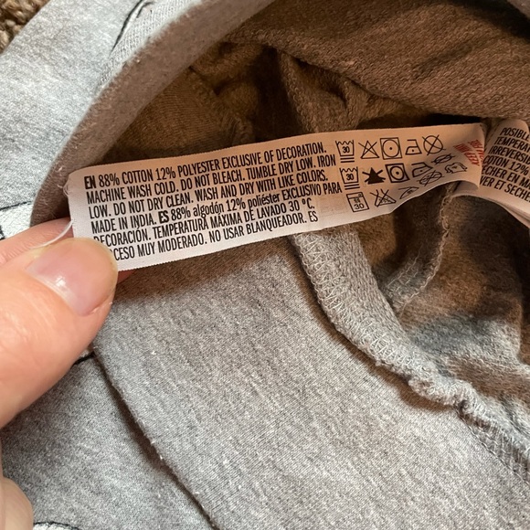 F21 Bunny Rabbit PJ Sweatshirt - Picture 4 of 8